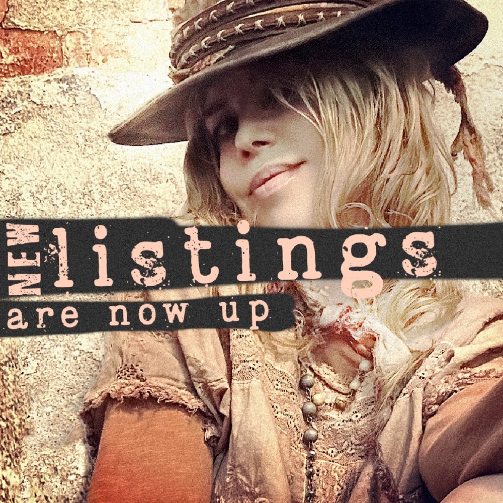 NEW LISTINGS ARE NOW UP <3